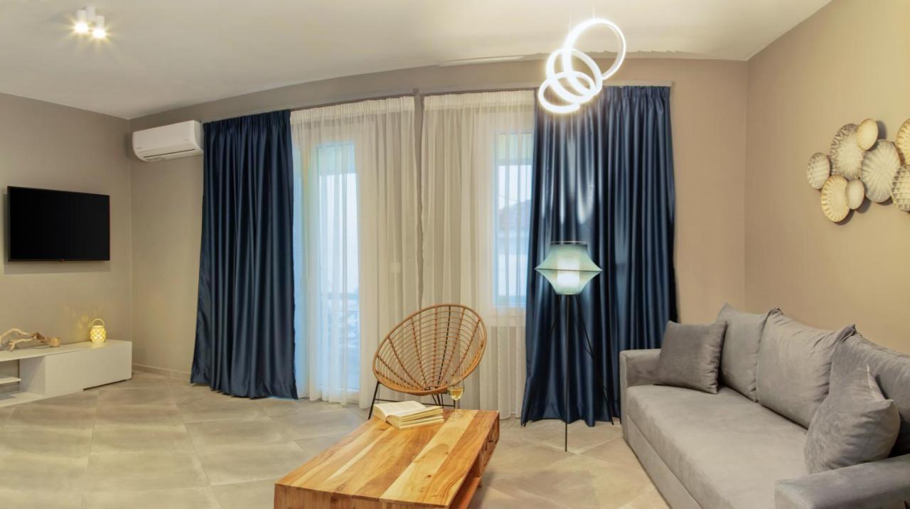 Corali Suites Andros Batsíon Eksteriør bilde